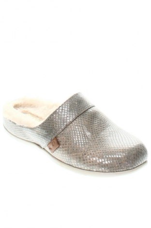 Kapcie Strive Footwear, Rozmiar 36, Kolor Srebrzysty, Cena 139,99 zł