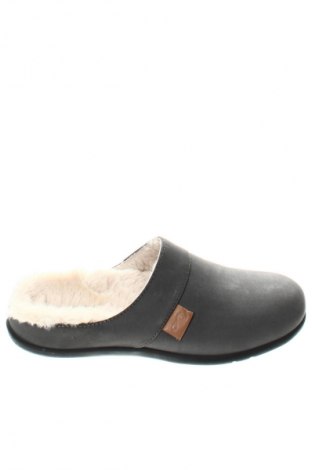 Kapcie Strive Footwear, Rozmiar 36, Kolor Szary, Cena 283,99 zł