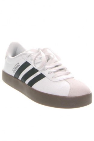 Мъжки обувки Adidas, Размер 40, Цвят Многоцветен, Цена 143,53 лв.