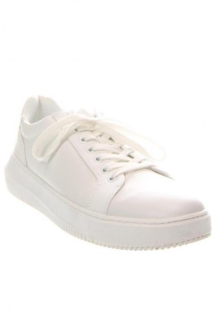 Férfi cipők
 Calvin Klein Jeans, Méret 44, Szín Fehér, Ár 28 919 Ft