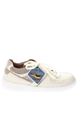 Мъжки обувки Clarks, Размер 45, Цвят Бежов, Цена 204,99 лв.