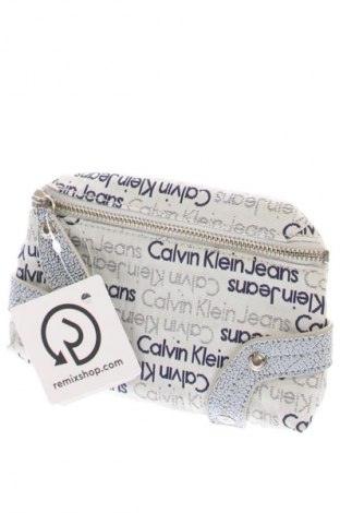 Νεσεσέρ Calvin Klein Jeans, Χρώμα Πολύχρωμο, Τιμή 14,99 €