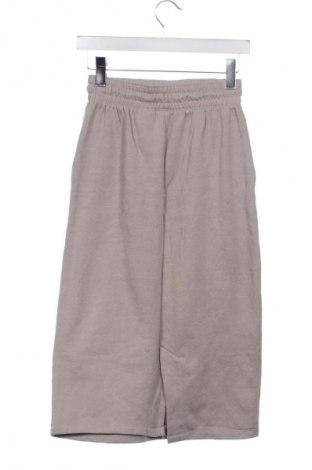 Пола H&M, Размер XS, Цвят Бежов, Цена 23,18 лв.