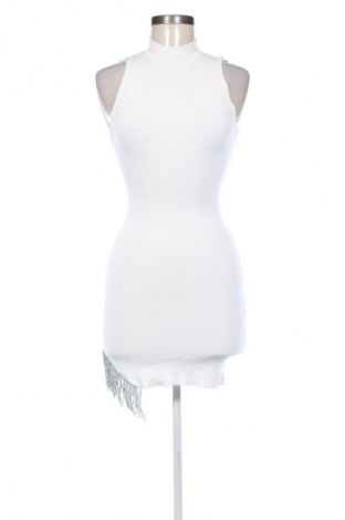 Rochie Bershka, Mărime M, Culoare Alb, Preț 77,17 Lei
