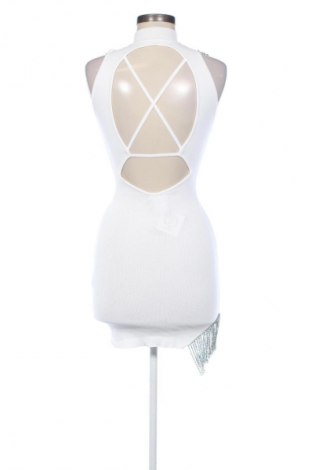 Rochie Bershka, Mărime M, Culoare Alb, Preț 77,17 Lei