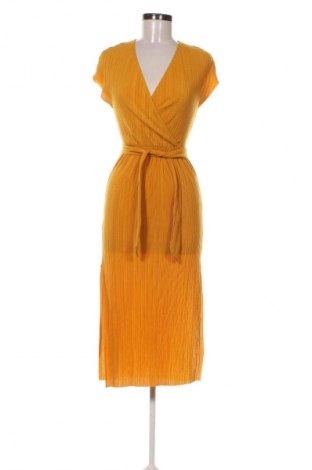 Šaty  Bershka, Velikost XS, Barva Oranžová, Cena  371,00 Kč