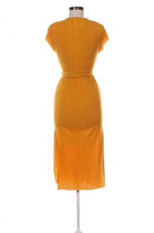 Šaty  Bershka, Velikost XS, Barva Oranžová, Cena  371,00 Kč