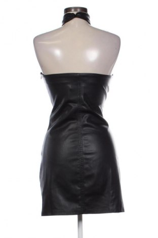 Kleid Bershka, Größe M, Farbe Schwarz, Preis 14,83 €