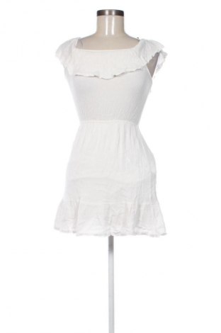 Φόρεμα Bershka, Μέγεθος L, Χρώμα Λευκό, Τιμή 14,83 €