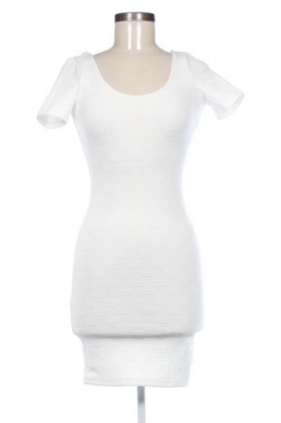 Sukienka Bershka, Rozmiar M, Kolor Biały, Cena 66,39 zł
