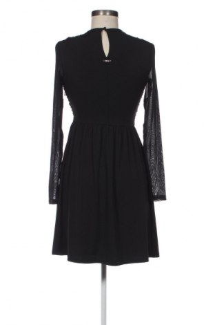 Sukienka Guess, Rozmiar S, Kolor Czarny, Cena 220,66 zł