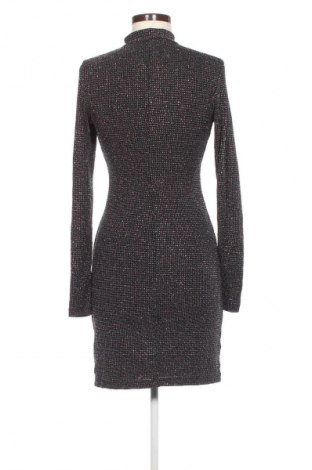 Рокля H&M, Размер S, Цвят Многоцветен, Цена 58,99 лв.