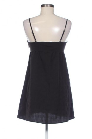 Рокля H&M Divided, Размер M, Цвят Черен, Цена 39,11 лв.