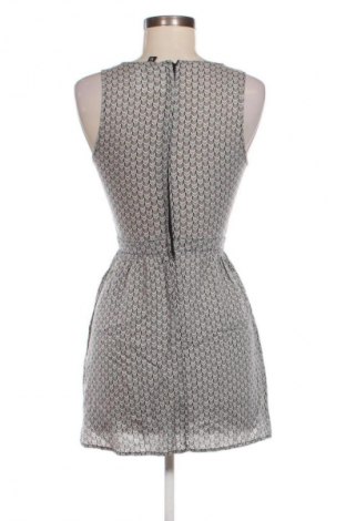 Рокля H&M Divided, Размер XS, Цвят Многоцветен, Цена 28,99 лв.