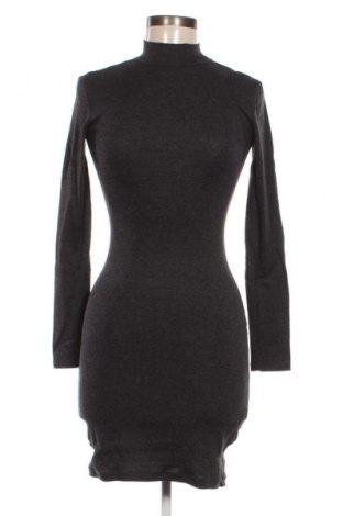 Рокля H&M Divided, Размер XS, Цвят Сив, Цена 28,99 лв.