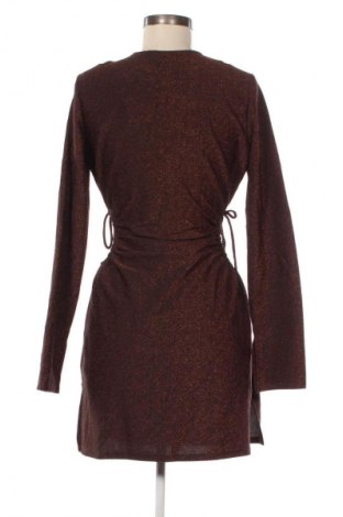 Рокля H&M Divided, Размер M, Цвят Многоцветен, Цена 29,99 лв.
