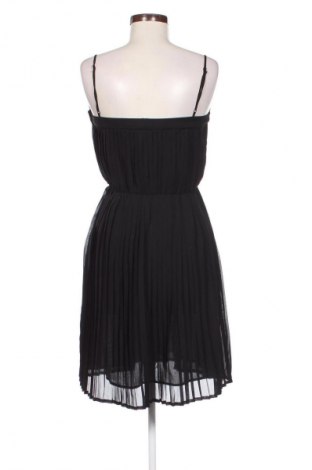 Kleid Mango, Größe M, Farbe Schwarz, Preis 28,13 €