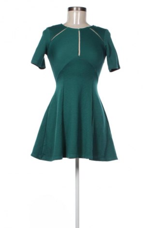 Рокля Miss Selfridge, Размер XS, Цвят Зелен, Цена 30,99 лв.