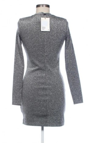 Kleid Monki, Größe M, Farbe Silber, Preis € 31,82
