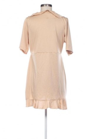 Kleid Pretty Little Thing, Größe XL, Farbe Beige, Preis 23,53 €