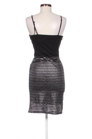Kleid Quiz, Größe M, Farbe Mehrfarbig, Preis 24,55 €