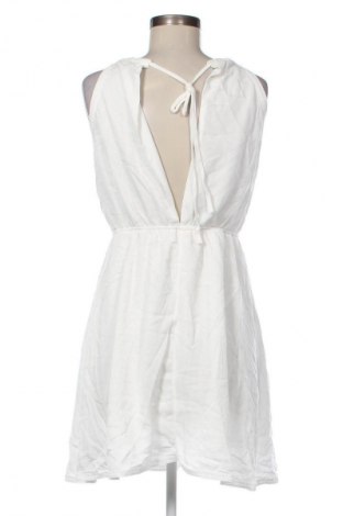 Φόρεμα SHEIN, Μέγεθος M, Χρώμα Λευκό, Τιμή 14,77 €