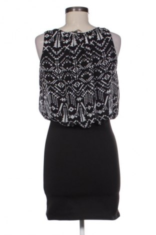 Kleid Sisters Point, Größe S, Farbe Mehrfarbig, Preis 24,48 €
