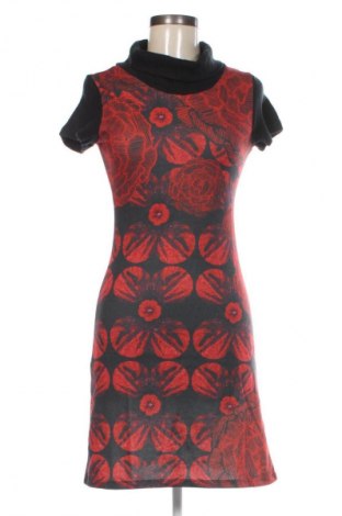 Kleid Smash, Größe S, Farbe Mehrfarbig, Preis 20,99 €