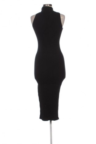 Φόρεμα Stradivarius, Μέγεθος M, Χρώμα Μαύρο, Τιμή 18,99 €