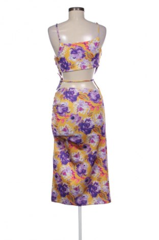 Kleid Trendyol, Größe M, Farbe Mehrfarbig, Preis 24,49 €