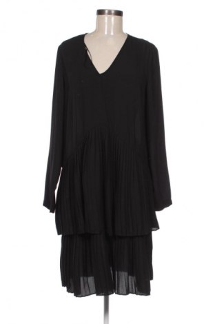 Kleid VILA, Größe M, Farbe Schwarz, Preis 17,00 €