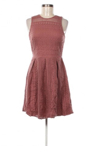 Kleid Vero Moda, Größe M, Farbe Aschrosa, Preis 18,99 €