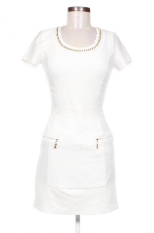 Kleid Waggon, Größe M, Farbe Weiß, Preis 24,48 €