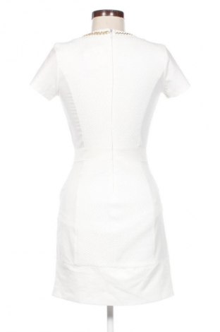Kleid Waggon, Größe M, Farbe Weiß, Preis 24,48 €