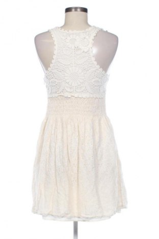 Рокля Zara, Размер L, Цвят Екрю, Цена 30,99 лв.