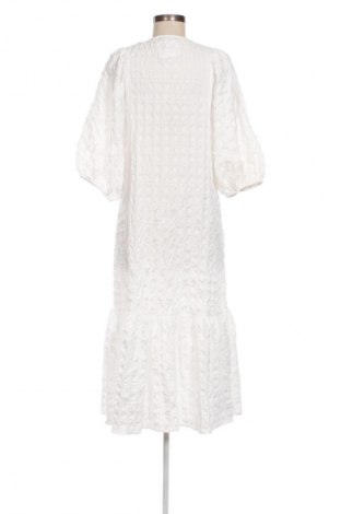 Kleid Zara, Größe M, Farbe Weiß, Preis 17,30 €