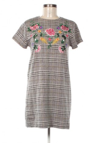 Рокля Zara, Размер M, Цвят Многоцветен, Цена 27,99 лв.