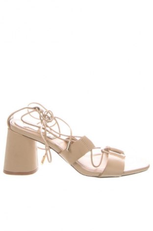 Sandale Stradivarius, Mărime 38, Culoare Bej, Preț 103,00 Lei