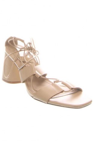 Sandale Stradivarius, Mărime 38, Culoare Bej, Preț 103,00 Lei