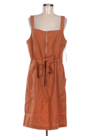 Dámské šaty s tráky F&F, Velikost XL, Barva Oranžová, Cena  366,00 Kč