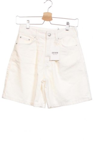 Γυναικείο κοντό παντελόνι Bershka, Μέγεθος XS, Χρώμα Λευκό, Βαμβάκι, Τιμή 10,82 €