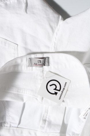 Γυναικείο κοντό παντελόνι Ltb, Μέγεθος XXL, Χρώμα Λευκό, Τιμή 43,30 €