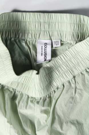 Γυναικείο κοντό παντελόνι Collusion, Μέγεθος M, Χρώμα Πράσινο, Τιμή 4,73 €