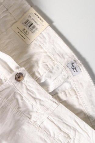 Дамски къс панталон Pepe Jeans, Размер XL, Цвят Бял, Цена 15,30 лв.