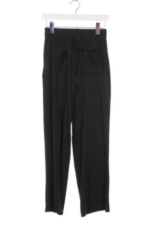 Pantaloni de femei Kaffe, Mărime XS, Culoare Gri, Preț 45,79 Lei