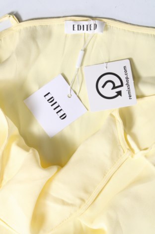 Γυναικείο αμάνικο μπλουζάκι Edited, Μέγεθος M, Χρώμα Κίτρινο, Τιμή 2,84 €