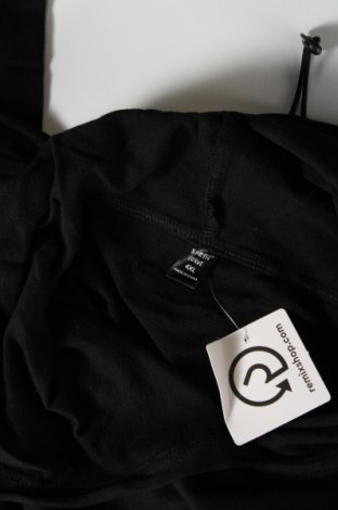 Γυναικείο φούτερ SHEIN, Μέγεθος 4XL, Χρώμα Μαύρο, Τιμή 6,40 €