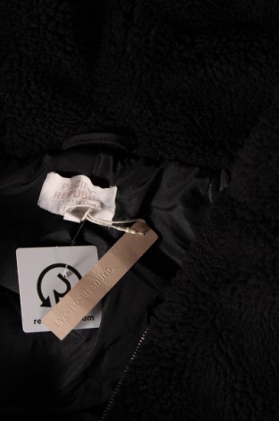 Dámská bunda  Pull&Bear, Velikost S, Barva Černá, Cena  620,00 Kč