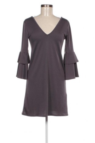 Kleid Boohoo, Größe S, Farbe Grau, Preis 20,18 €