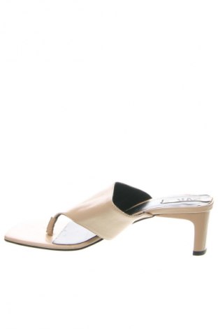 Hausschuhe Zara, Größe 39, Farbe Beige, Preis 20,91 €